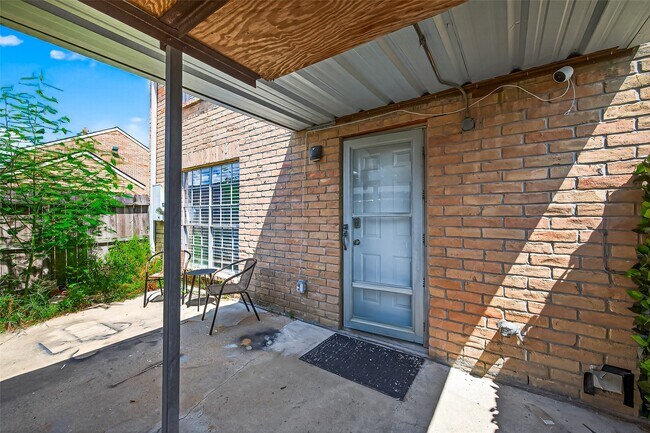 Foto del edificio - 4064 Belle Park Dr