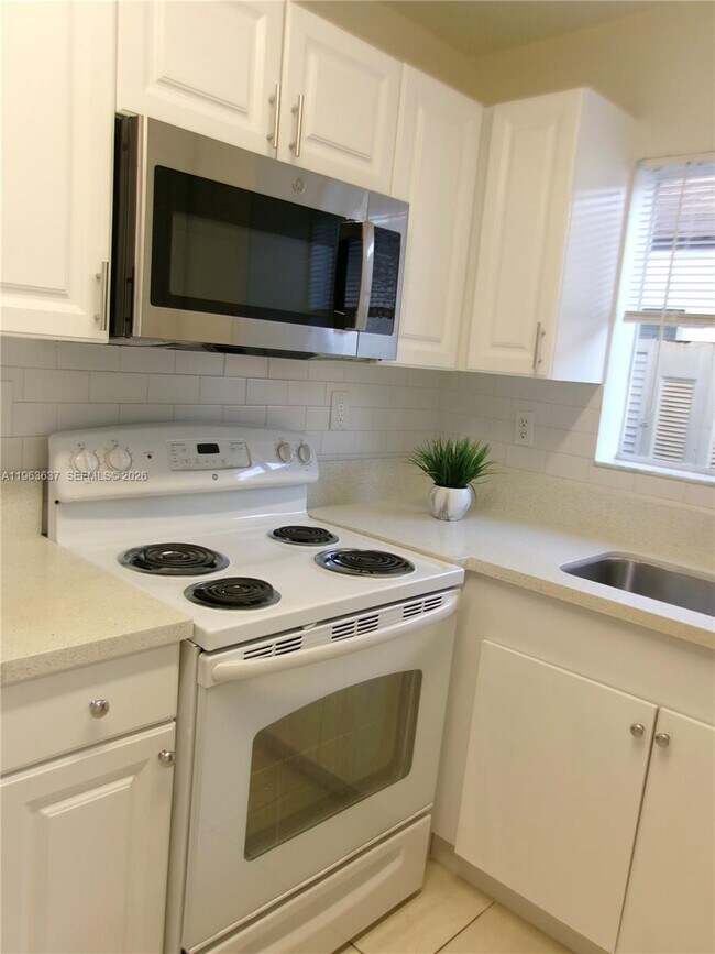 Foto del edificio - 2168 NW 1st Terrace