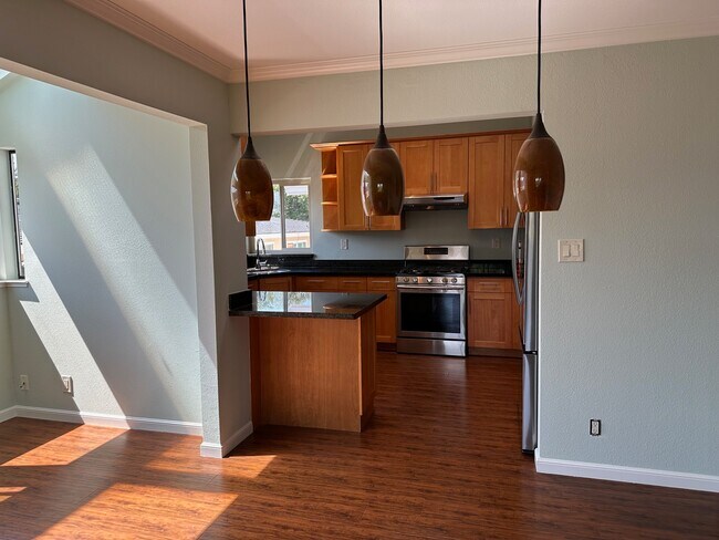 Building Photo - 1219 Paloma Ave