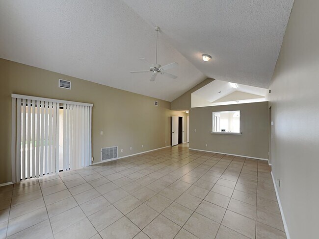 Building Photo - 13439 Beloit Woods Ln