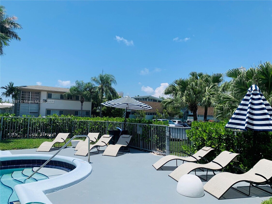 Building Photo - 1050  98th St  1W Bay Harbor Islands Fl 33154