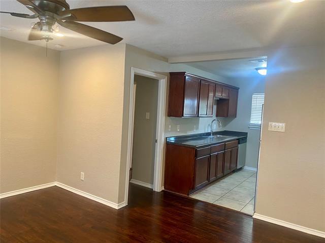 Foto del edificio - 1211 Stone Dr