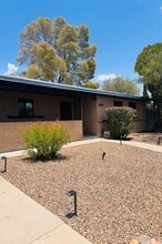 Building Photo - 7221 E Brooks Dr