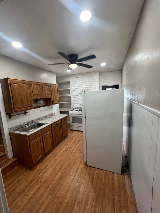 Building Photo - 941 Cypress Aly