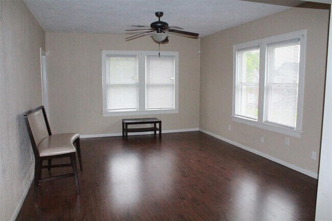 Building Photo - 2701 Truxillo St