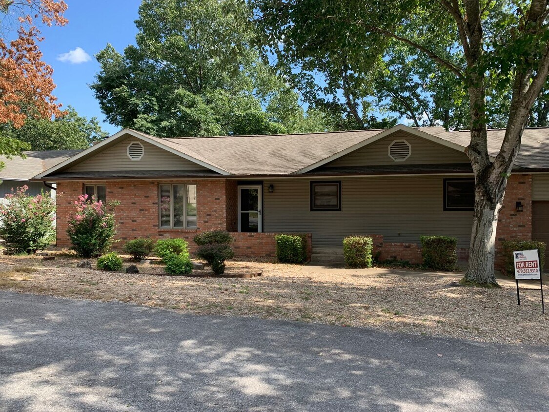 Primary Photo - Outdoor Lover's Paradise in Bella VIsta 3B...