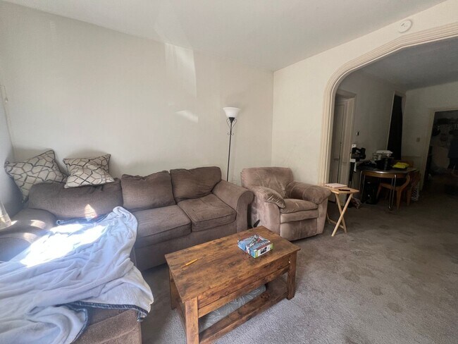 Foto del edificio - 2-bedroom, 1.5-bathroom home located in th...