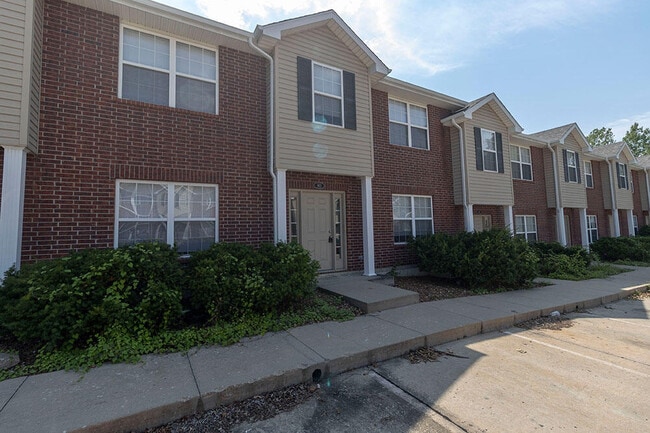 Building Photo - 1621 Citadel Dr