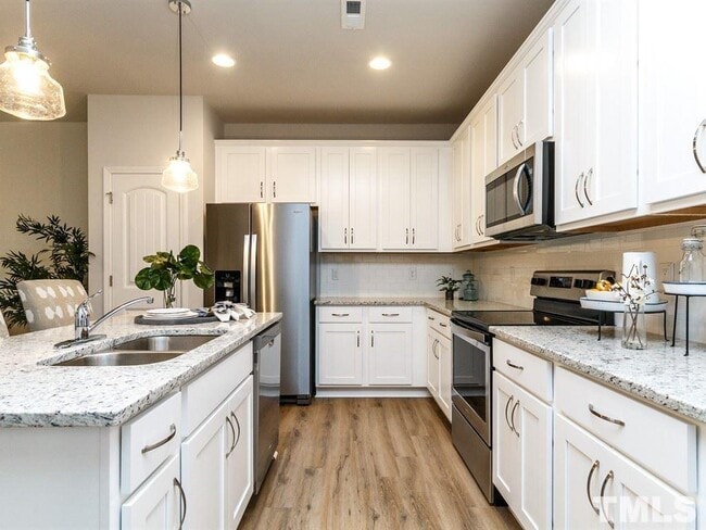 Building Photo - 3340 Tracer Dr