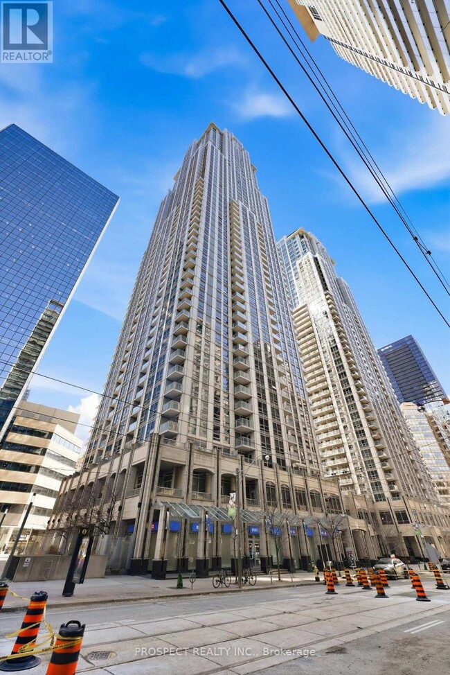 Building Photo - 763 Bay St.