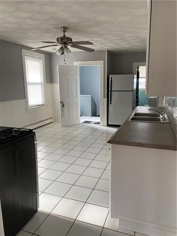 Building Photo - 25 Thompson Ave