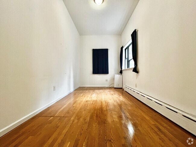 Building Photo - 306 W 106th St