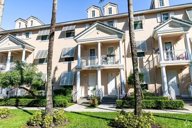 Building Photo - 1550 Limetree Bay Ave