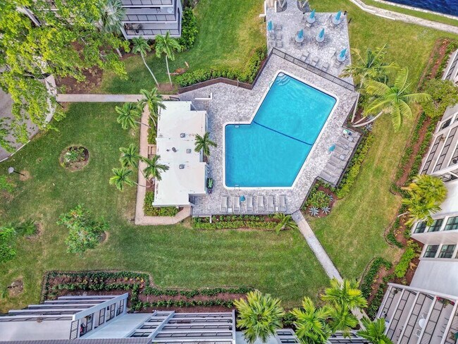 Building Photo - 1301 River Reach Dr
