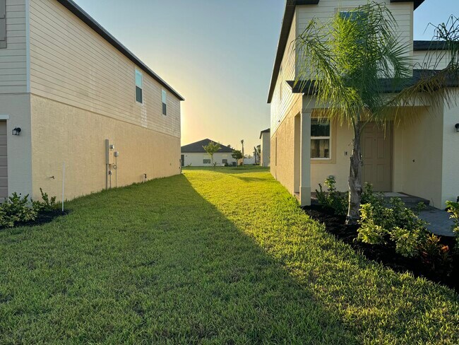 Foto del edificio - 673 Carlyle Way