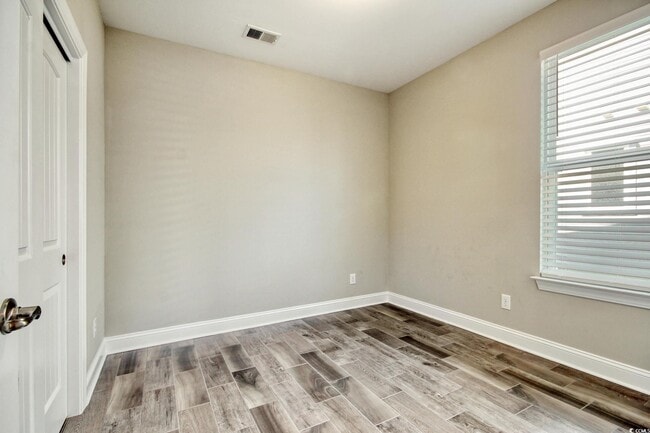 Foto del edificio - 876 Culbertson Ave