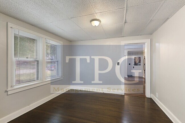Foto del edificio - 13425 Parker Ave
