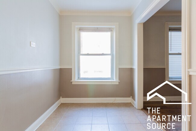 Building Photo - 4024 N Ashland Ave