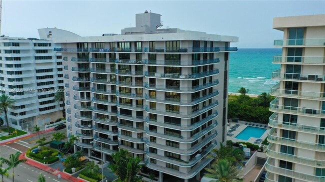 Building Photo - 8877 Collins Ave