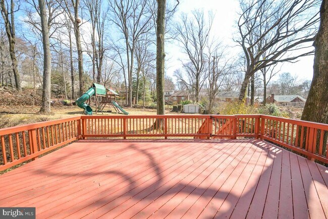 Foto del edificio - 3035 Hazelton St