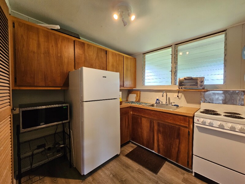 Building Photo - 17-4175-4175 Kukui Camp Rd