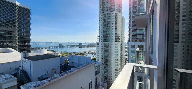 Foto del edificio - 227 NE 2nd St