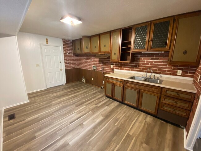 Foto del edificio - 1917 Deerwood-