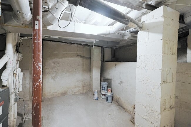 Building Photo - 1629 C St