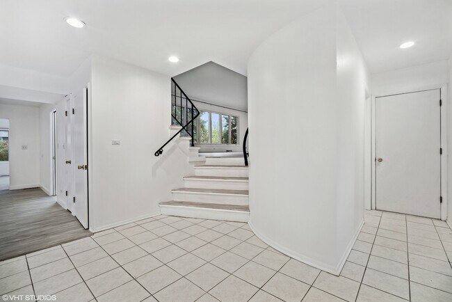 Building Photo - 111 W Noyes St