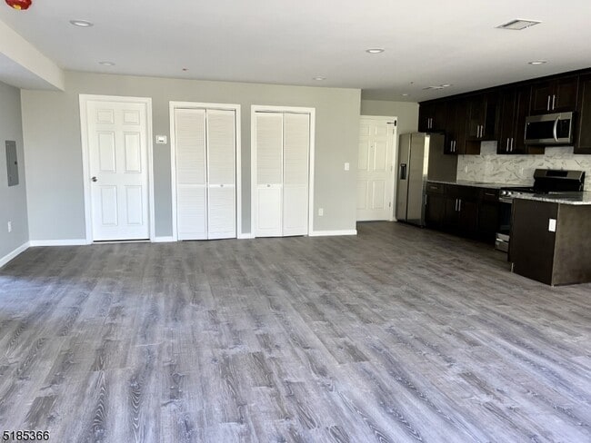 Building Photo - 307 Caldwell Ave