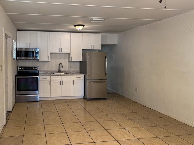 Building Photo - 9801 N 11th St