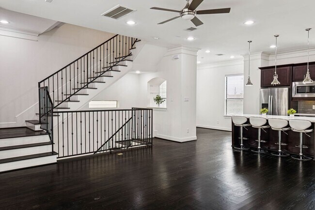 Foto del edificio - 734 W 20th St