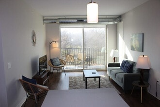 Building Photo - 4415 Lincoln Way