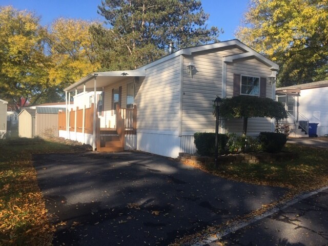 Primary Photo - 6 Orchard Grv