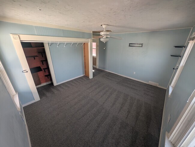 Foto del edificio - Two bedroom home in New Brighton