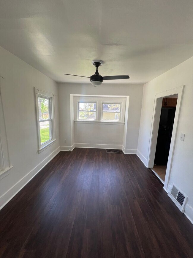Building Photo - 3 bedroom home for rent