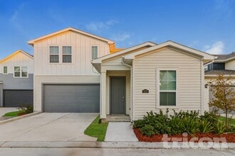 Building Photo - 9835 Willow Creek Commerce Dr