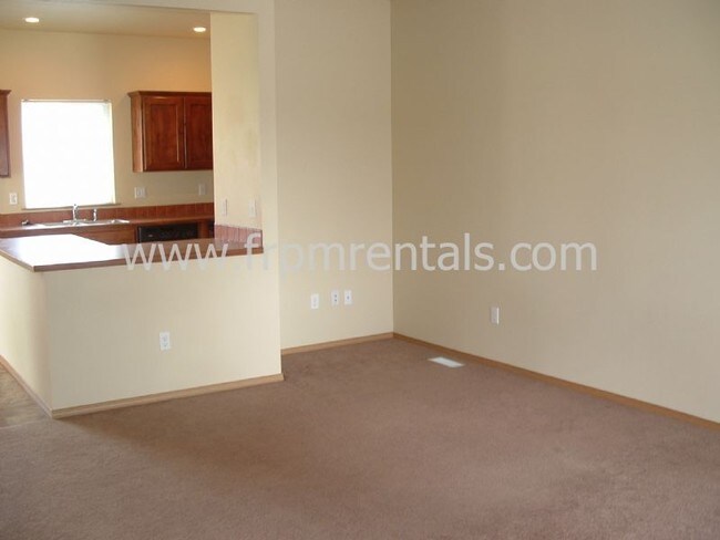 Building Photo - Adorable 2 Bed/ 1 Bath