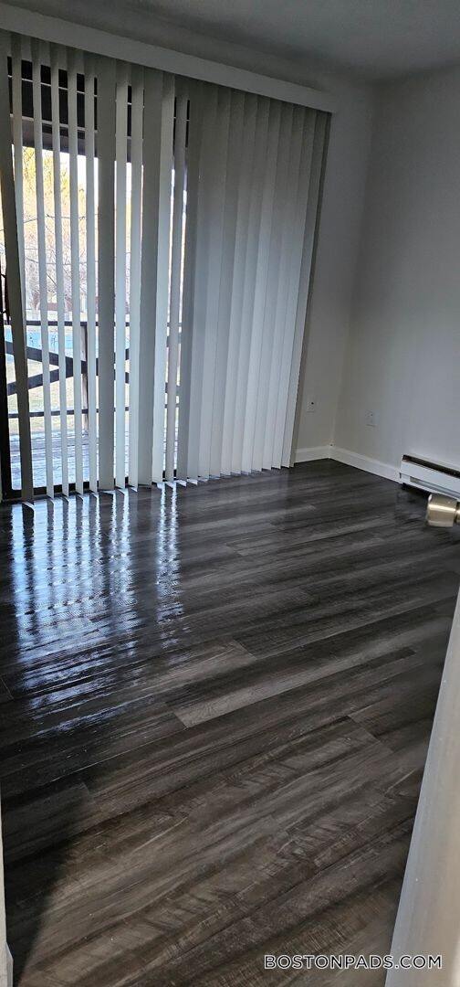 Foto del edificio - 75 Groton School Rd