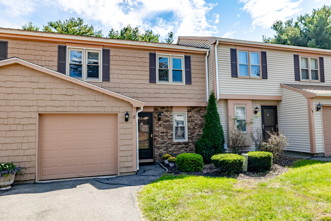 Foto del edificio - 8 Butternut Ln