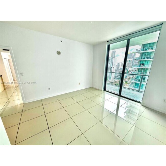 Foto del edificio - 79 SW 12th St