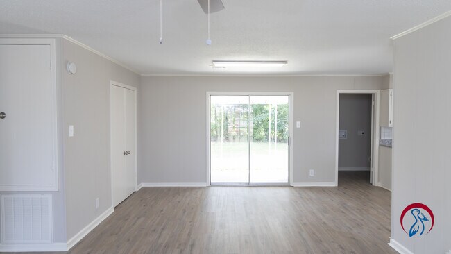 Foto del edificio - 105 Meadow Cir