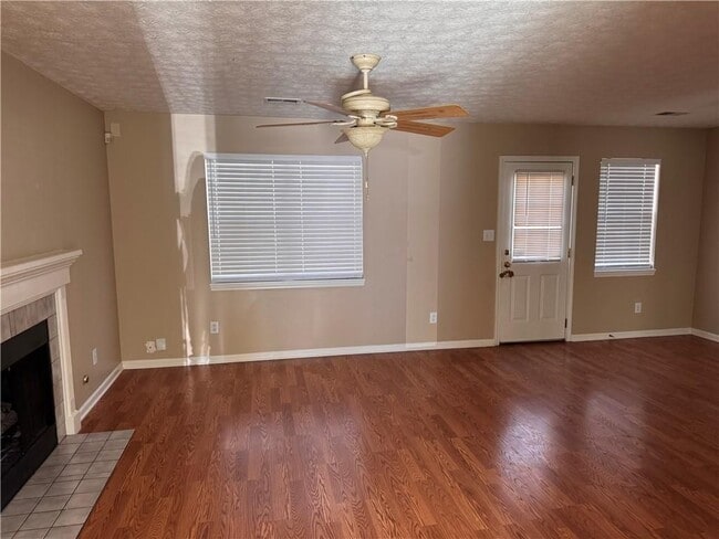 Foto del edificio - 6446 River Park Dr