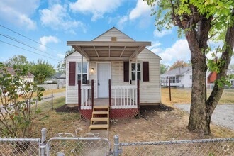 Building Photo - 256 Southard Dr