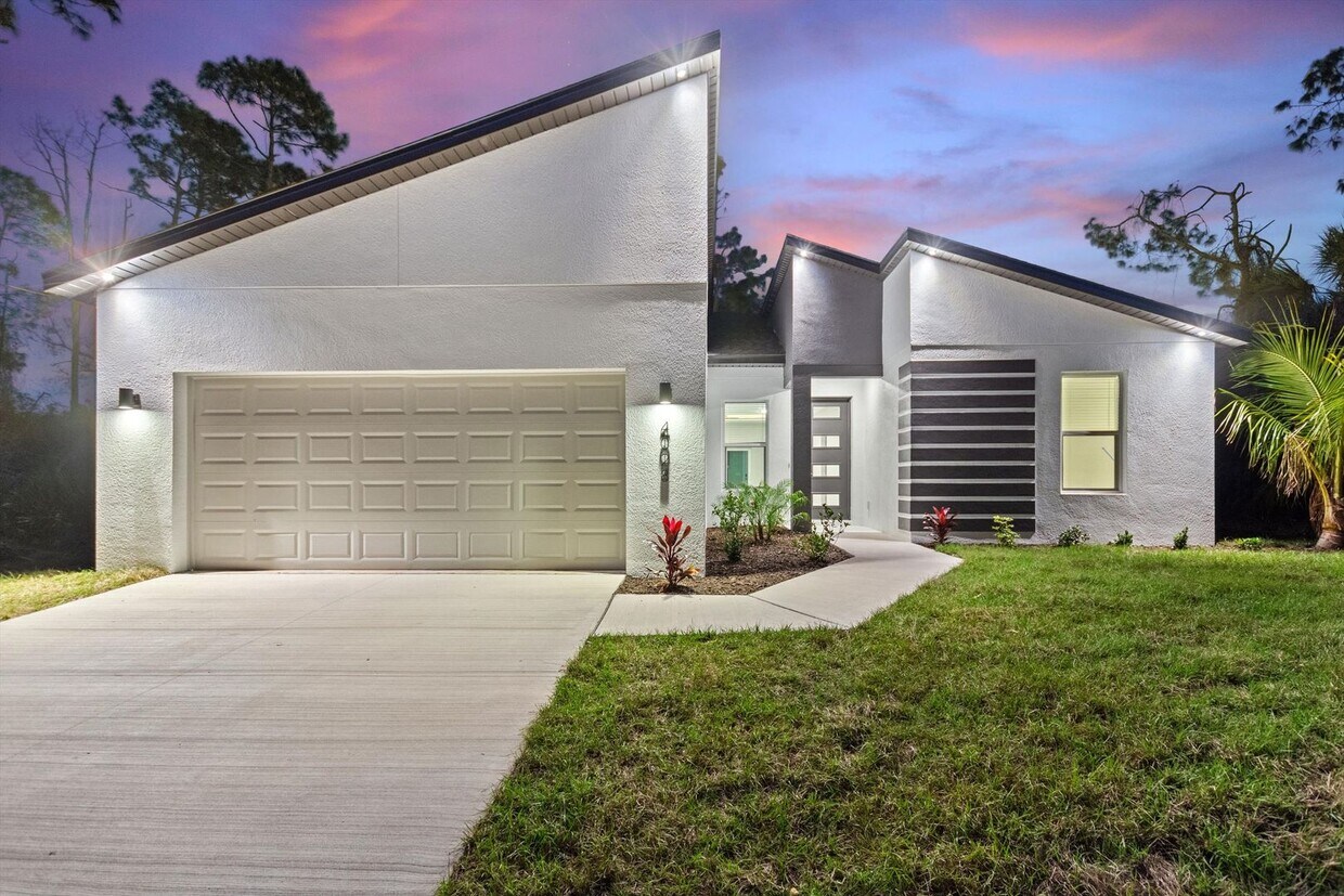 Primary Photo - BRAND NEW HOME! Modern, energy efficient h...