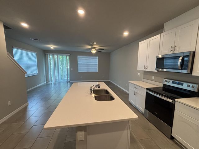 Foto del edificio - 3521 Joshua Tree St