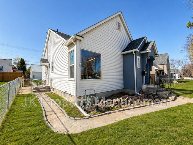 Building Photo - 2920 3rd Ave N