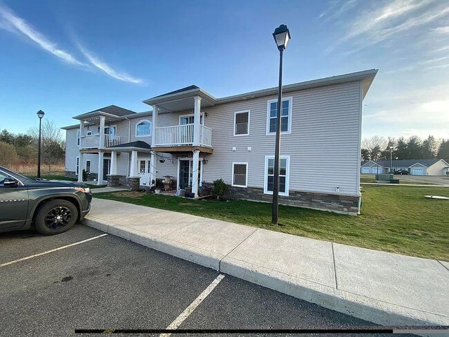 Building Photo - 8121 N Main St