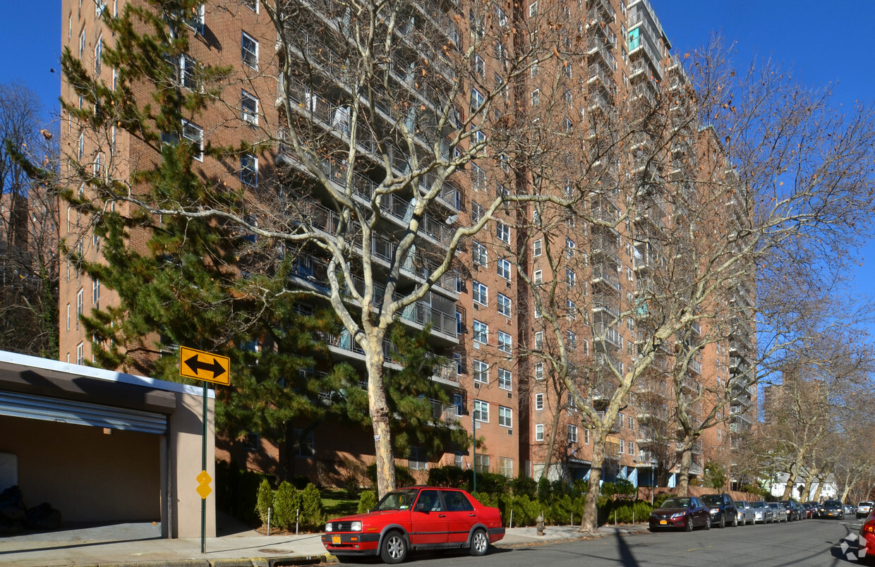 Building Photo - Nathan Hale Gardens
