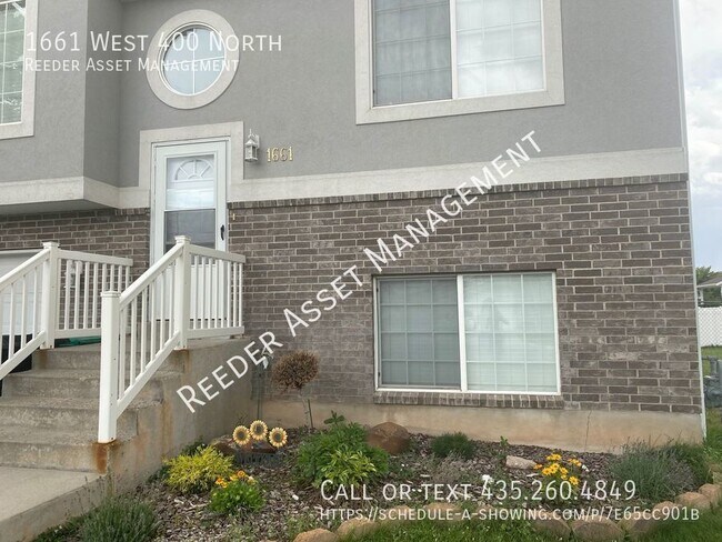 Building Photo - Gorgeous 3 Bedroom 2 Bath in a very nice n...